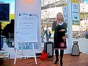 Petra Smidéliusz ĉe la turo Esperanto trovis lokon en la Babelturo
