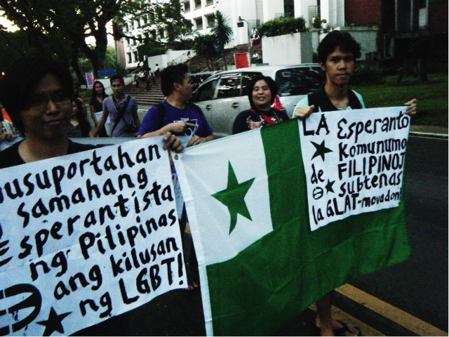 Filipinaj esperantistoj en parado de geja fiero
