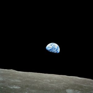 720px-NASA-Apollo8-Dec24-Earthrise.jpg